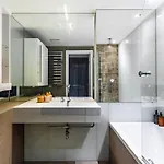 Adm Promenade Loft Maisonette - Parking Garage アパート ブラチスラヴァ