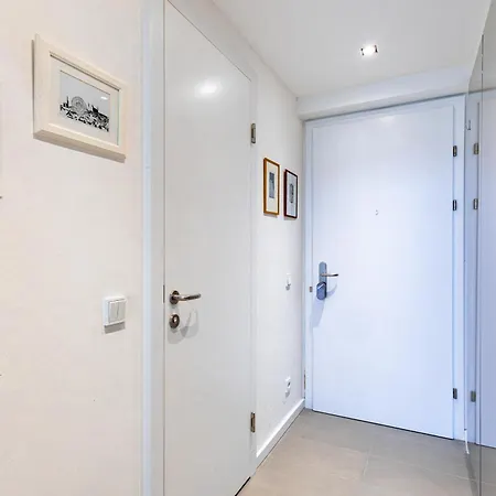 Adm Promenade Loft Maisonette - Parking Garage