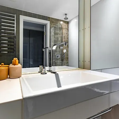 Adm Promenade Loft Maisonette - Parking Garage Apartman Pozsony
