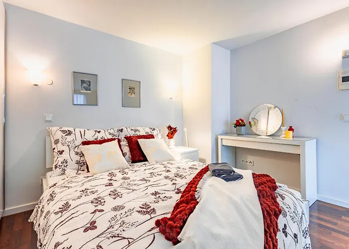 Adm Promenade Loft Maisonette - Parking Garage Apartment