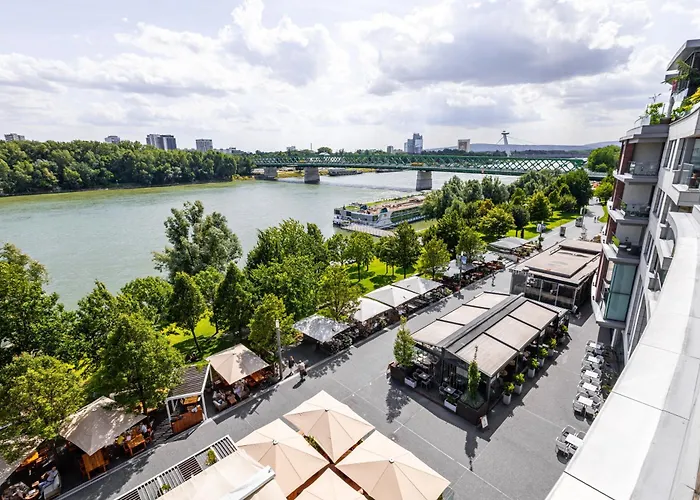 דירה Adm Promenade Loft Maisonette - Parking Garage ברטיסלאבה