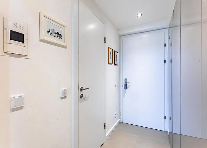 Adm Promenade Loft Maisonette - Parking Garage